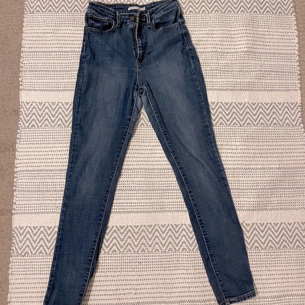 High waisted Levi’s